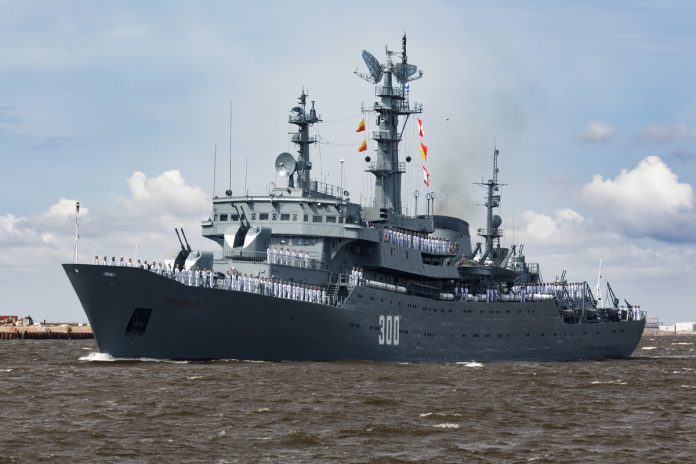Russian_Navy_Training_Ship_Smolnyy