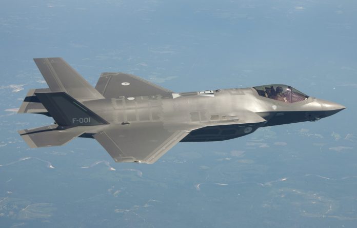 Ferry vlucht eerste Nederlandse JSF F-35