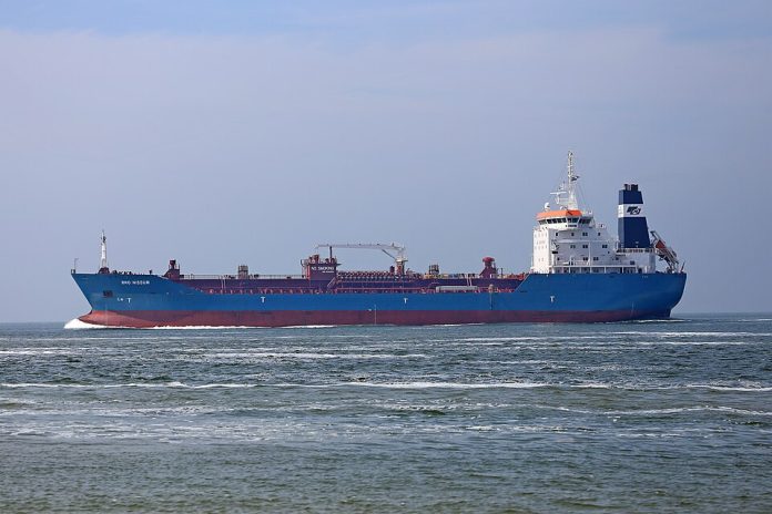 oil tanker sea`