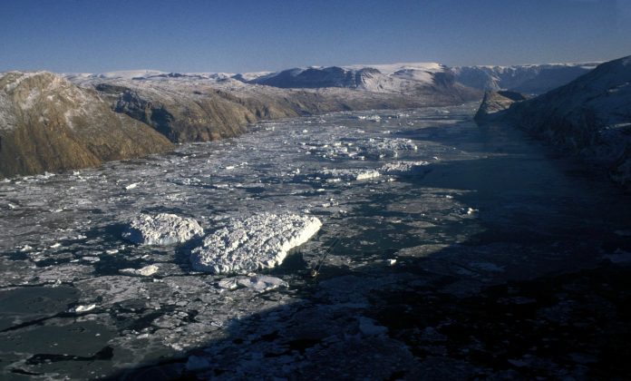 Greenland-northwest-fjord_hg