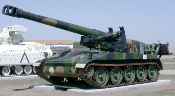 m110-8-inch-self-propelled-howitzer-tank-military